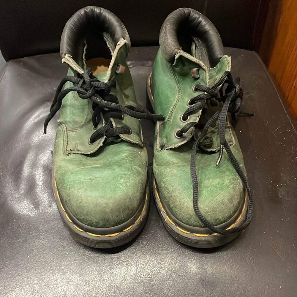 Youth Doc Martins 34 short boot *made in England**